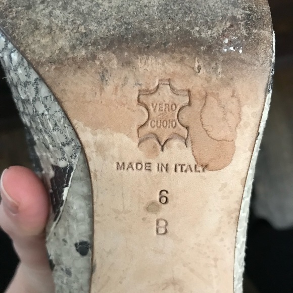 Isaac Mizarahi snakeskin booties, size 6 - Picture 4 of 7